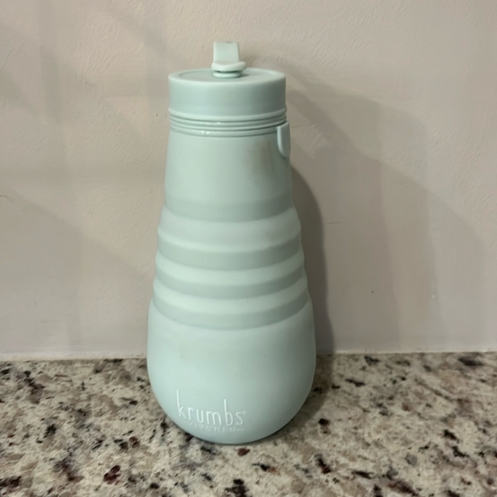 Krumbs  kitchen silicone container